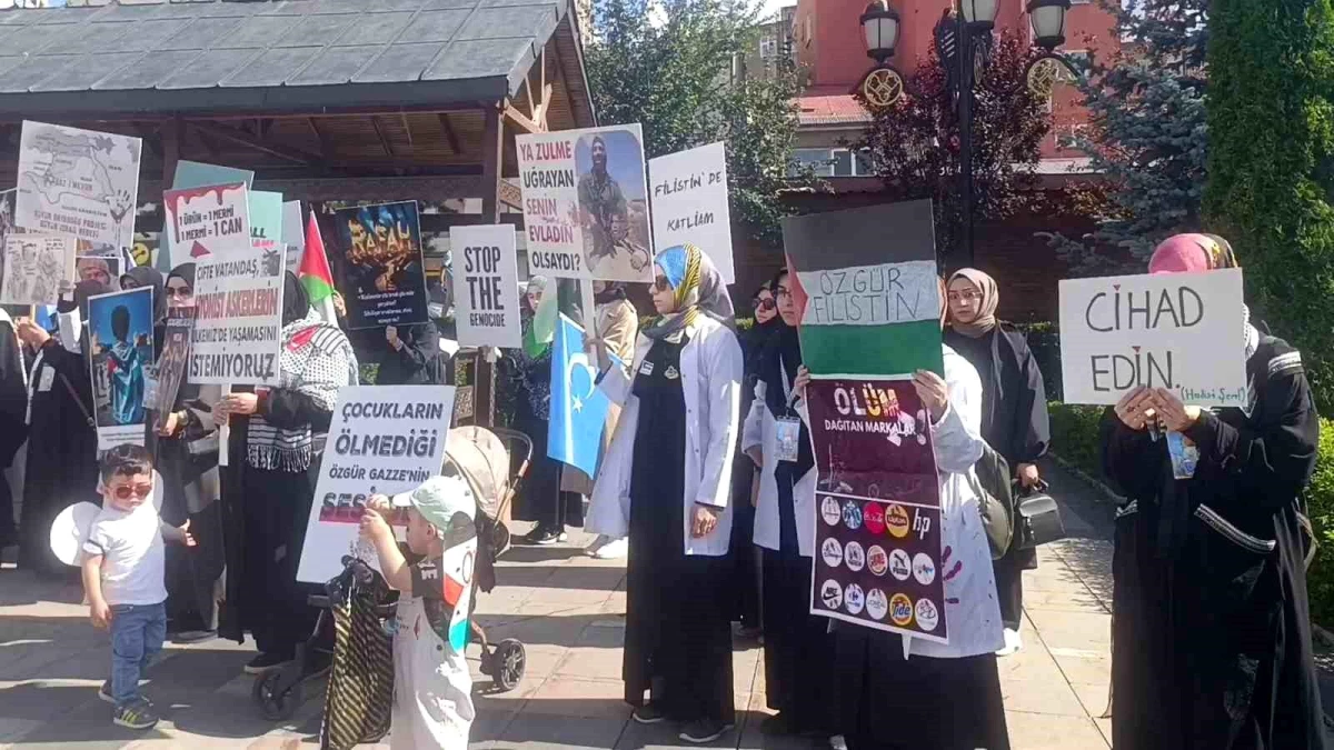 Erzurum’da İsrail’in Gazze’ye saldırılarını protesto eden sağlıkçılar sessiz yürüyüşe devam ediyor